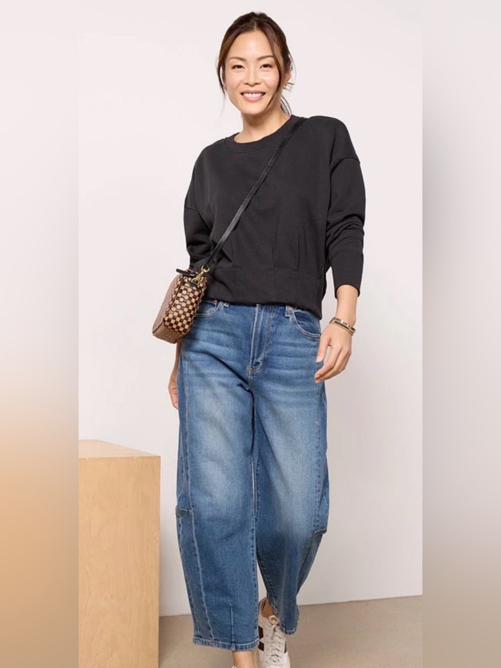 EUC Evereve corset hem sweatshirt